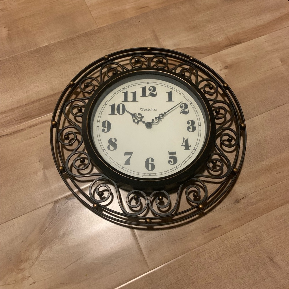 Westclox Wall Clock Rubbed Bronze Finish - Picture 5 of 9